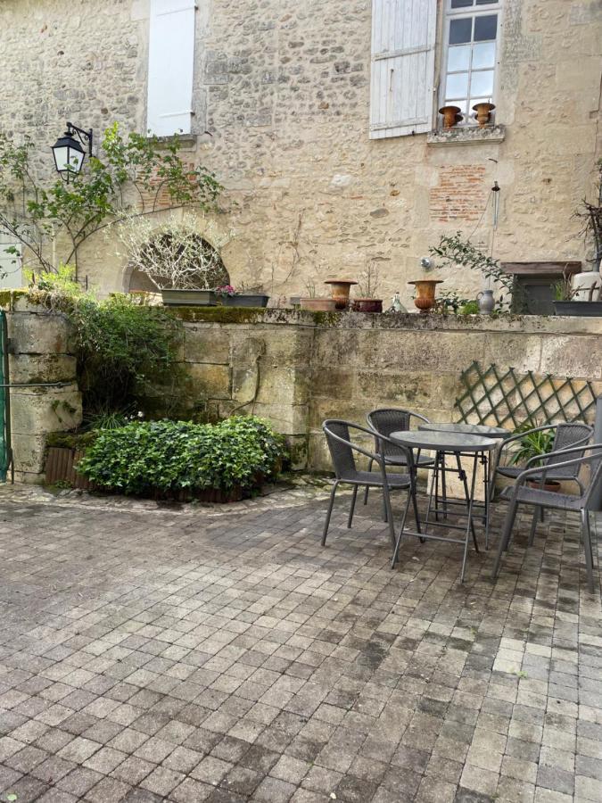 Auberge Du Boisne Villebois-Lavalette Ngoại thất bức ảnh