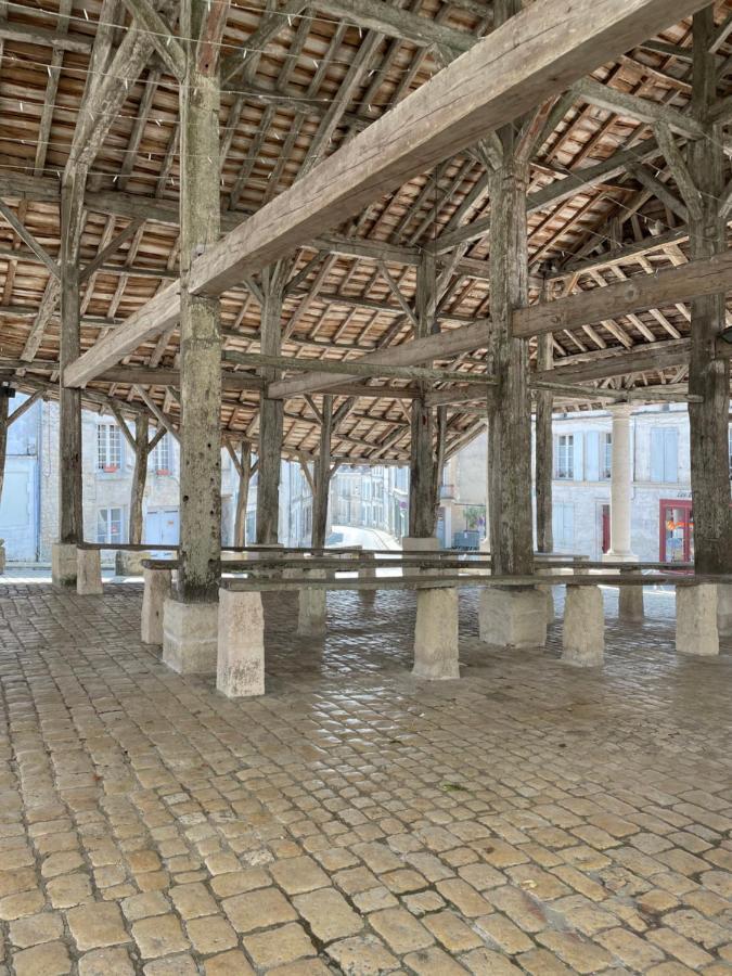 Auberge Du Boisne Villebois-Lavalette Ngoại thất bức ảnh