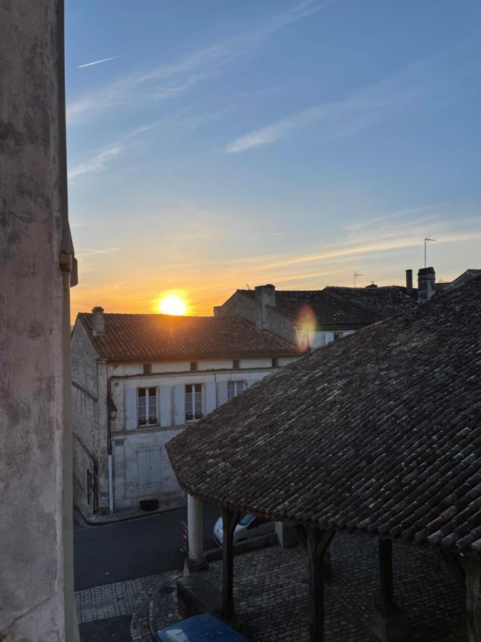 Auberge Du Boisne Villebois-Lavalette Ngoại thất bức ảnh
